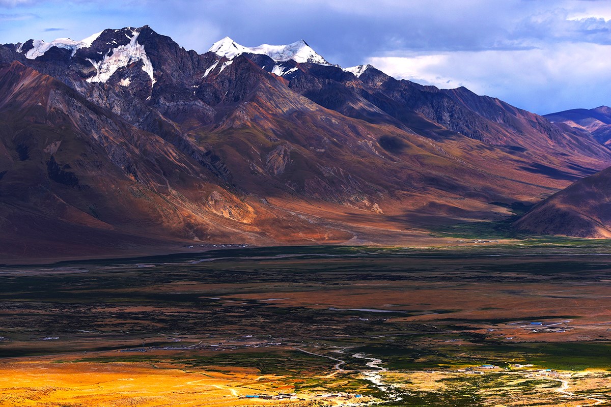 Yangbajing Valley | Photo by Liu Bin