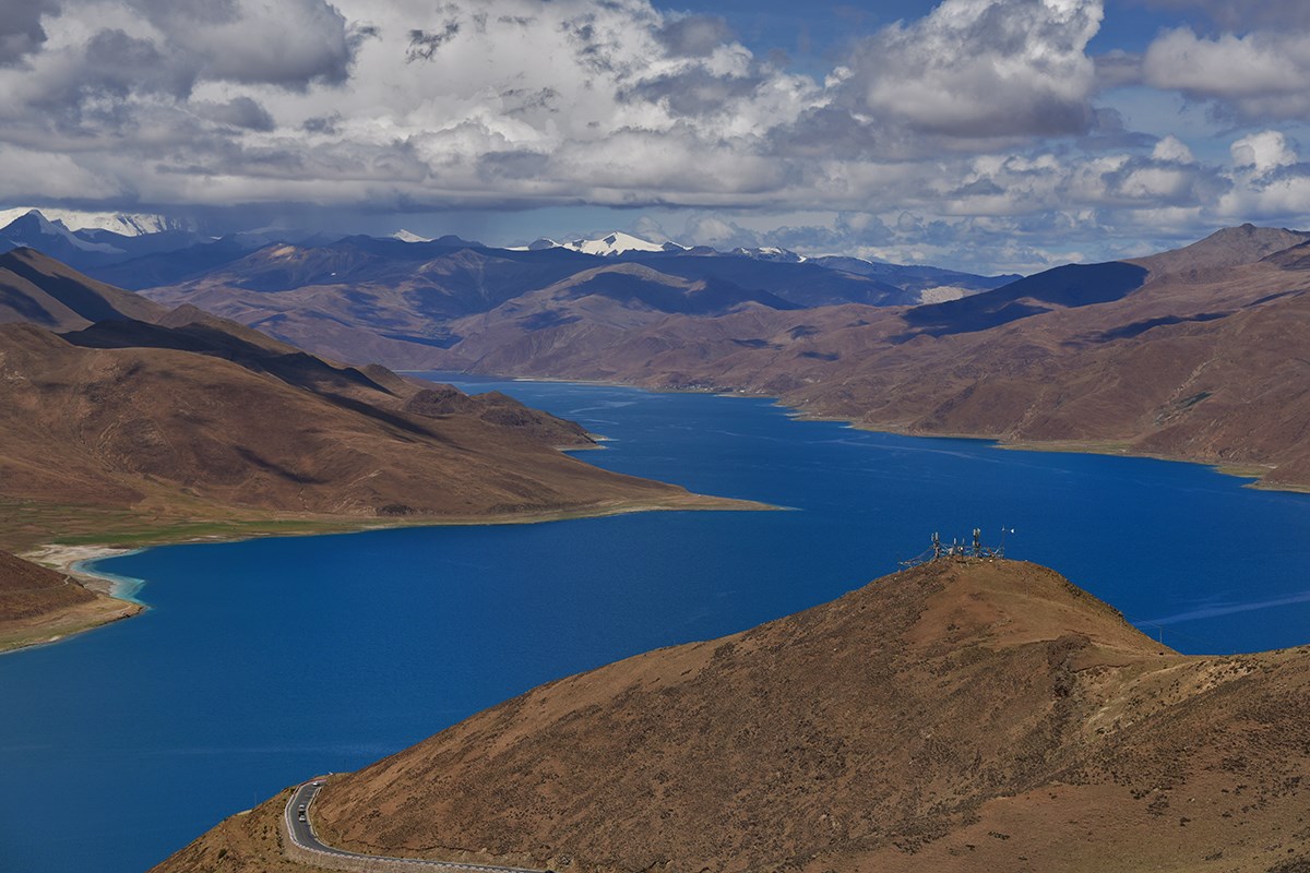 Holy Lake Yamdrok | Photo by Liu Bin
