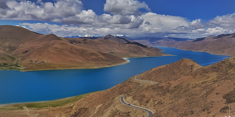 Yamdrok Lake