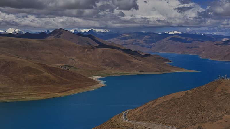 Yamdrok Lake